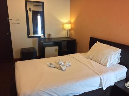 Khaosan Park Hotel - image 4