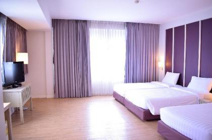 Trang Hotel Bangkok - image 2