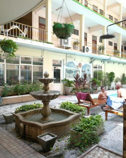 Miami Hotel Bangkok - image 6