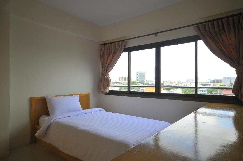 P-Park Residence - Charansanitwong-Rama7 - image 3