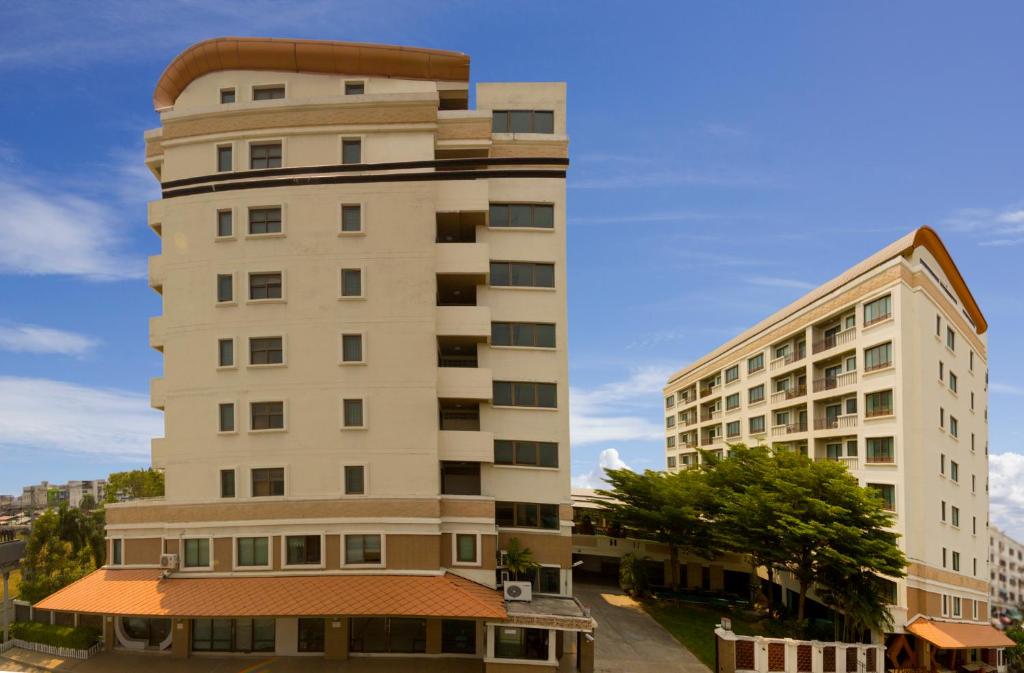 Lasalle Suites And Spa - image 7
