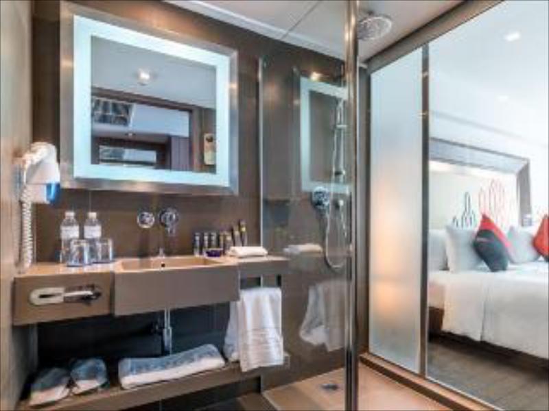 Hilton Garden Inn Bangkok Silom - image 2