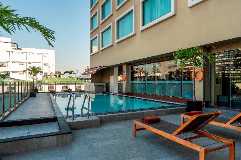Hilton Garden Inn Bangkok Silom - image 3