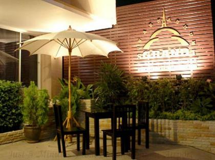 Grand Pinnacle Hotel - image 4