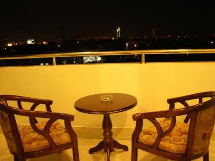 Miloft Sathorn Hotel - image 14