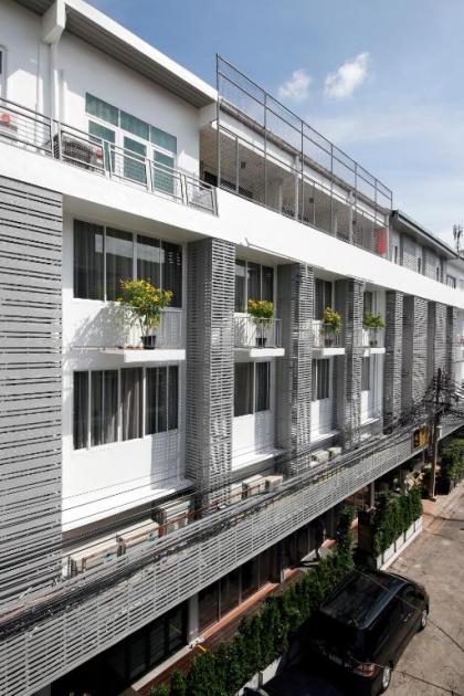Ratchadamnoen Residence - image 20