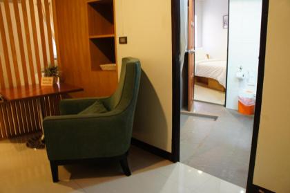 Ratchadamnoen Residence - image 4
