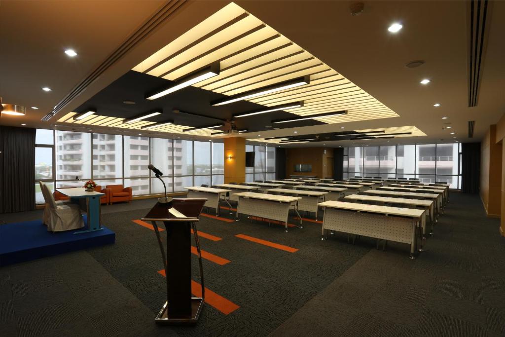 Riverine Place Hotel and Residence - image 5