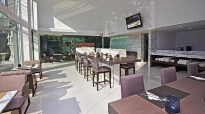 Hotel Solo Sukhumvit 2 - image 2