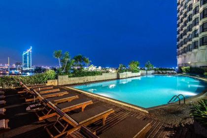 Montien Riverside Hotel - image 3