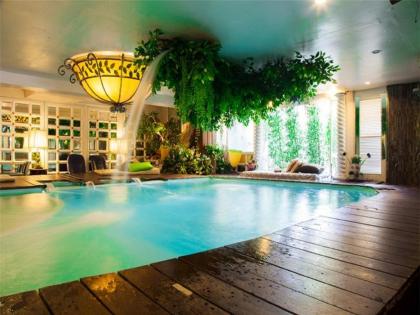 Diamond City Hotel