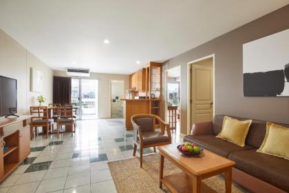 BU Place Hotel - image 13