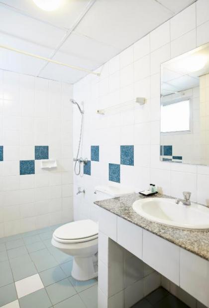 BU Place Hotel - image 9
