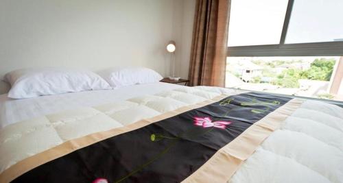 The Meet Green Apartment - image 5