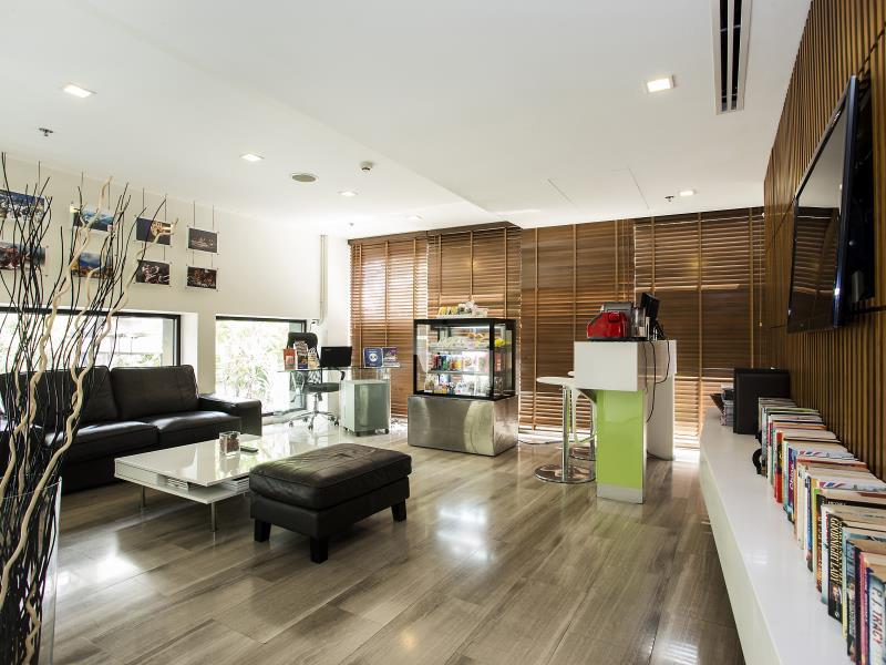 Marvin Suites Hotel - image 4