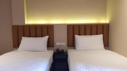 The Phoenix Hotel Bangkok - image 3