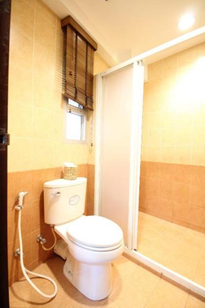OYO 482 Pannee Lodge Khaosan - image 16