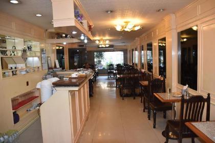 Woodlands Inn - image 4