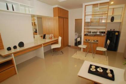 Riski Residence Ngamwongwan - image 4