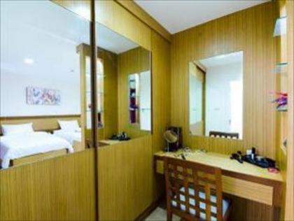 Kozy Inn - image 17