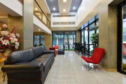 G Boutique Surawong Bangkok - image 10