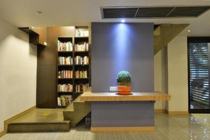 G Boutique Surawong Bangkok - image 13