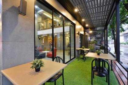 G Boutique Surawong Bangkok - image 5