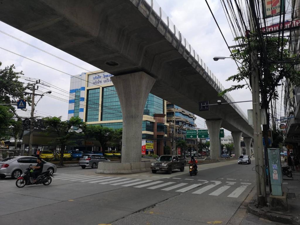 Thana Place Charunsanitwong 34 - image 3
