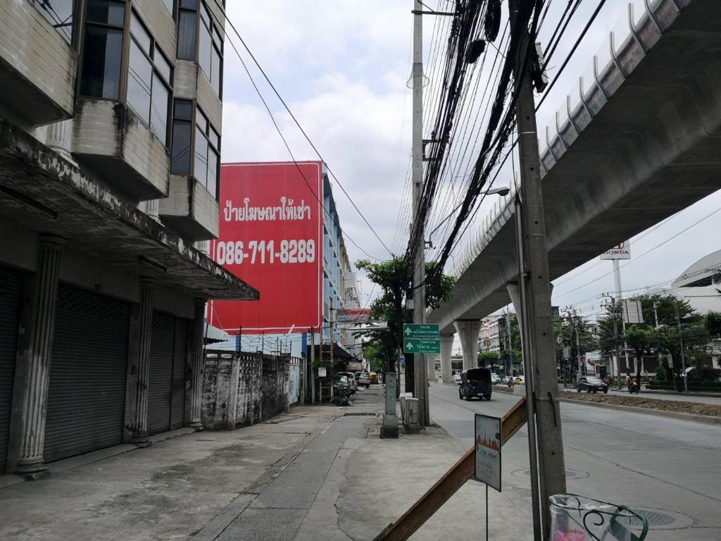 Thana Place Charunsanitwong 34 - image 4