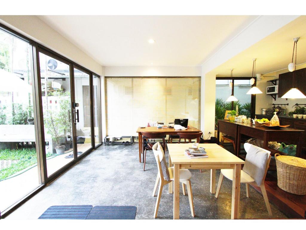 House 23 Guesthouse - image 2