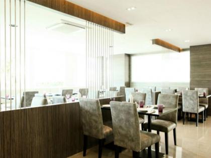 Crystal Suites Suvarnabhumi Airport - image 14