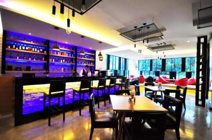 Parinda Hotel - image 2