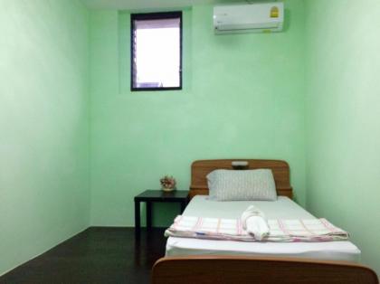 Sri Krungthep Hotel - image 10