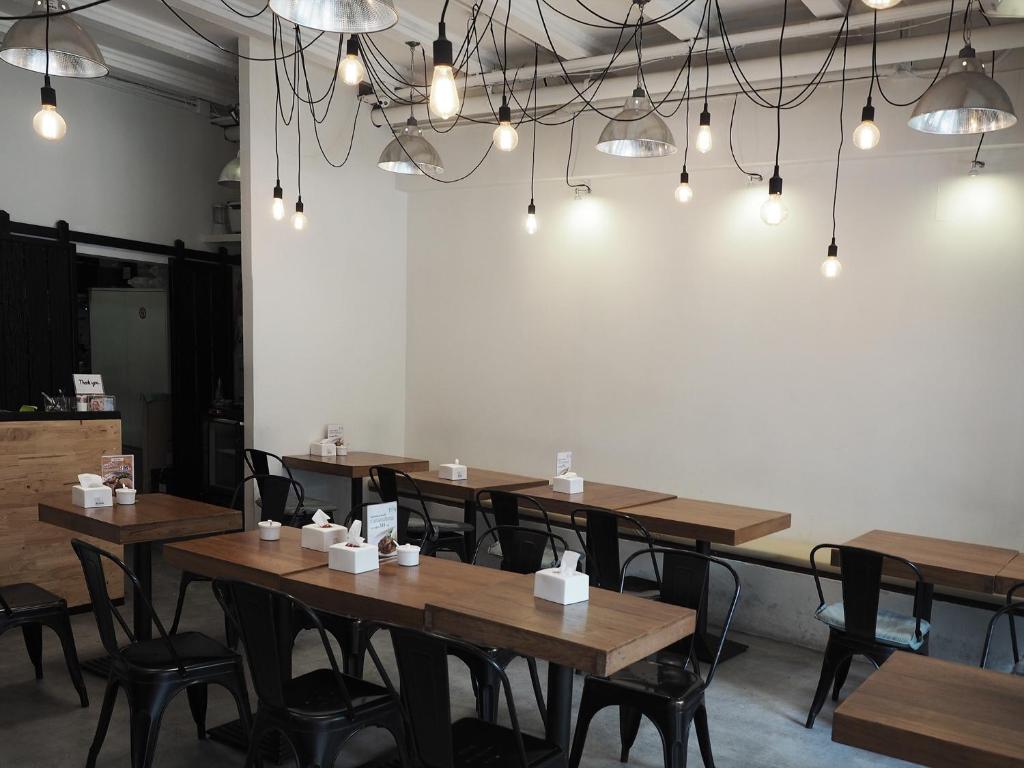 3 Howw Hostel at Sukhumvit 21 - image 2