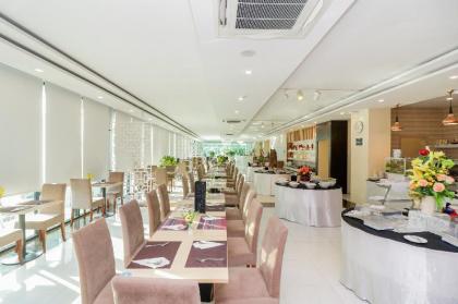 Tara Grand Hotel - image 9