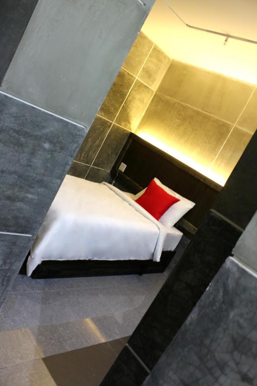 Bangkok 68 Hotel - image 2