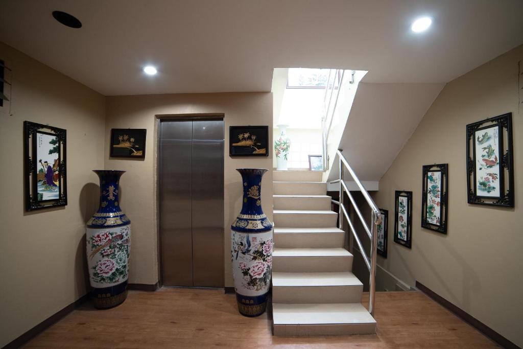 Longzhu Guesthouse - image 3