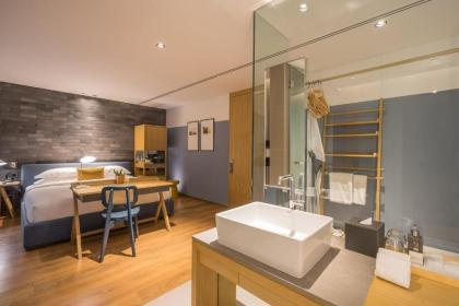 Ad Lib Bangkok - image 3