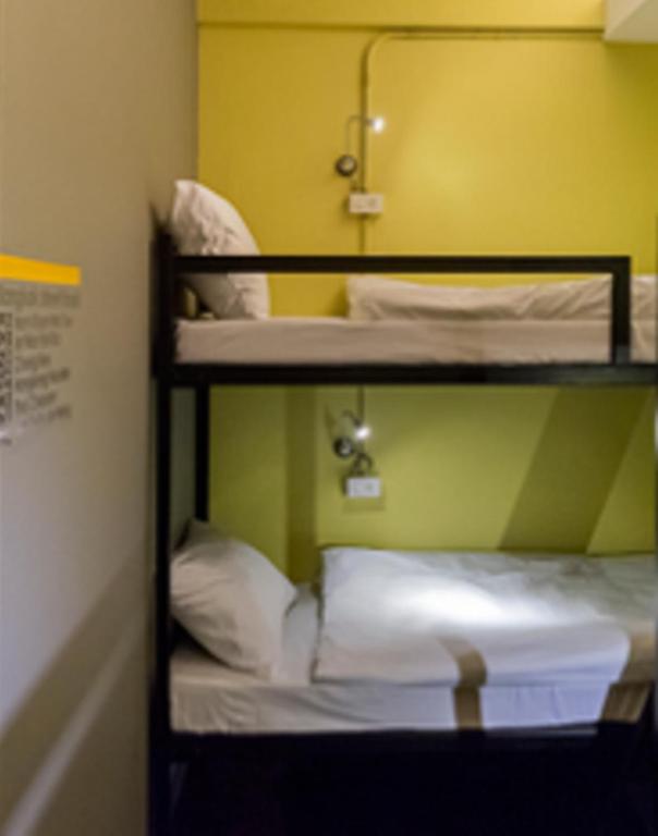 Siam Mitr Hostel - image 2