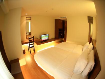 Silom One Hotel - image 18