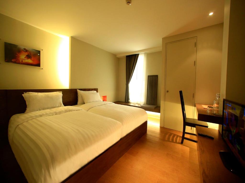 Silom One Hotel - image 7