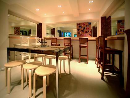 Silom One Hotel - image 8