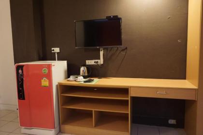 Bangkok Travel Suites Hotel - image 4