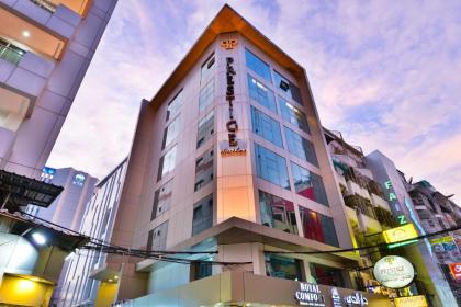 Prestige Suites Nana - image 10