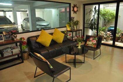 Double DD House @MRT Sutthisarn - image 11