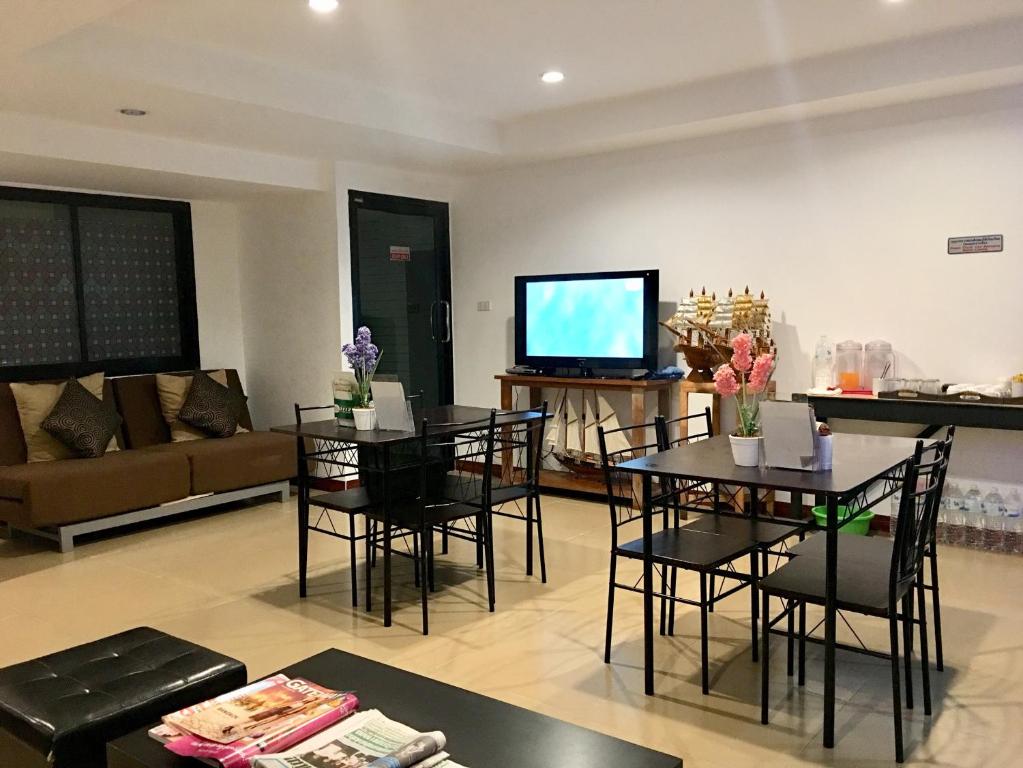 Double DD House @MRT Sutthisarn - image 4