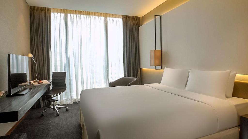 Amara Bangkok Hotel - image 7