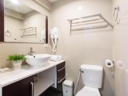 Ratchada Point Hotel - image 10