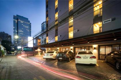 Ratchada Point Hotel - image 12