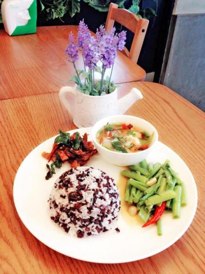 Cozy At 9 Hotel And Kitchen - image 12